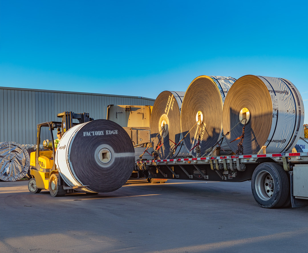 Heavyweight conveyor belt service
