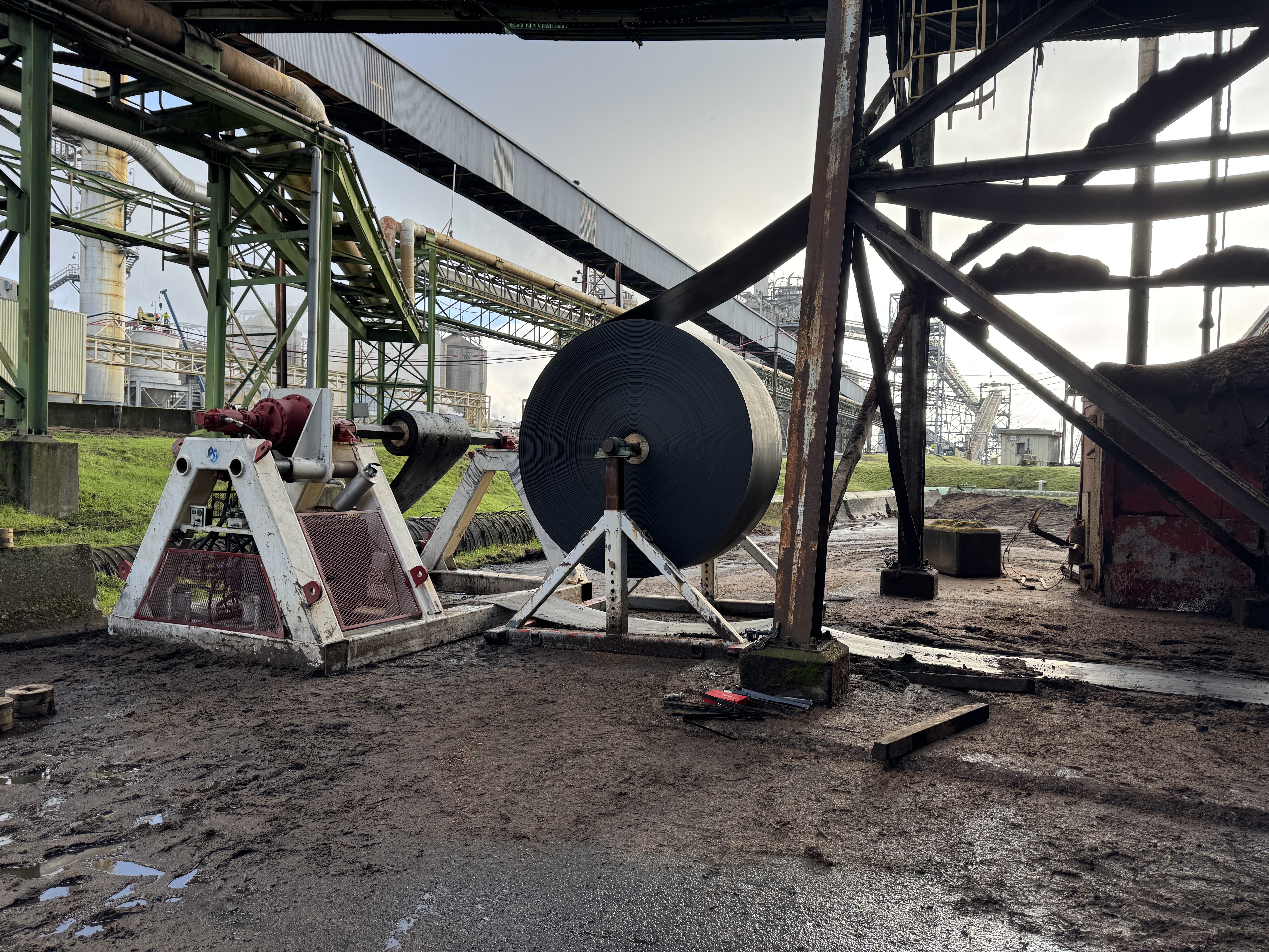 Conveyor belt facility